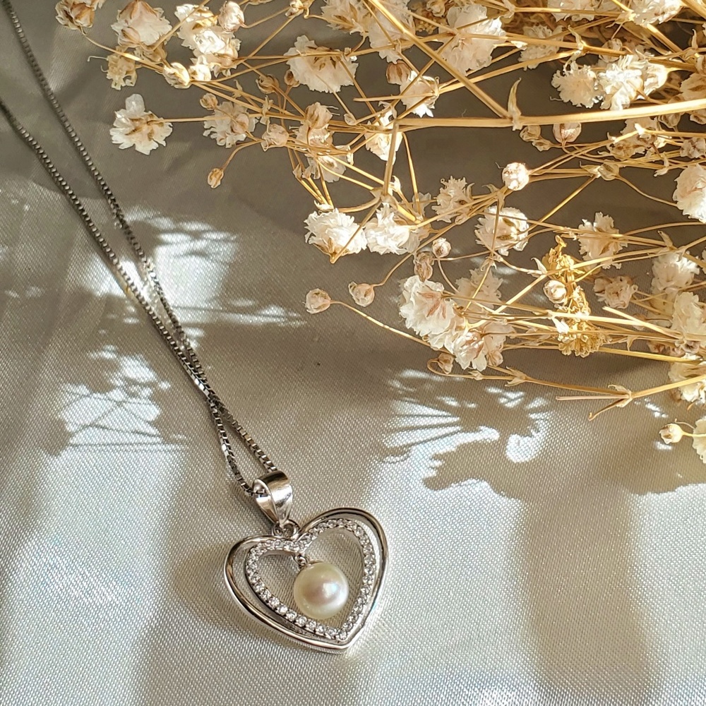 925 Sterling Silver Heart Necklace with Freshwater Pearl